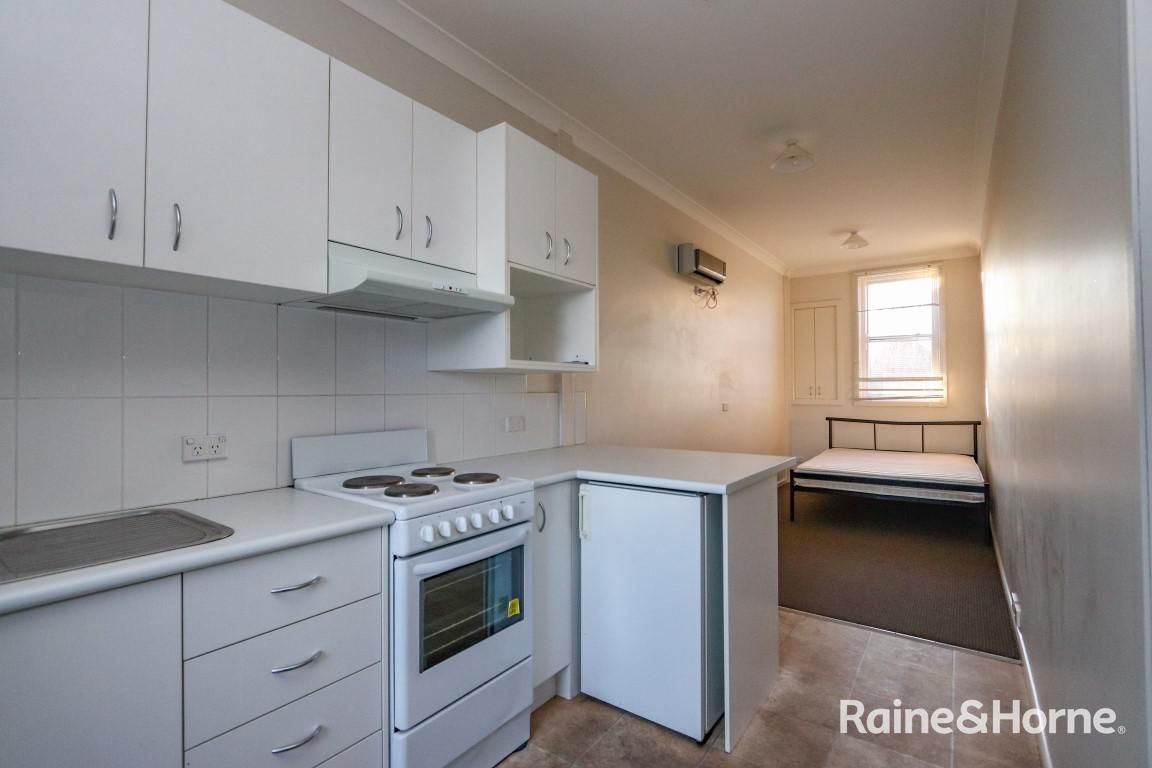 1 bedrooms Studio in 1/62 George St BATHURST NSW, 2795