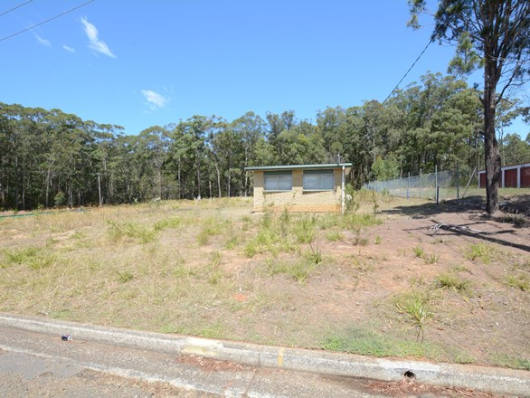 5 Peets Avenue, Wallabi Point NSW 2430