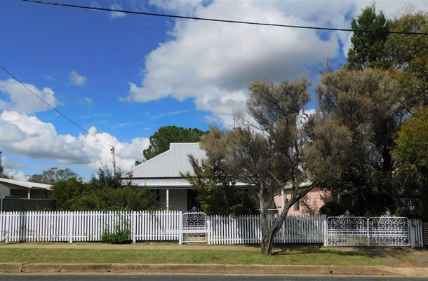 82 Dalgarno Street, Coonabarabran NSW 2357