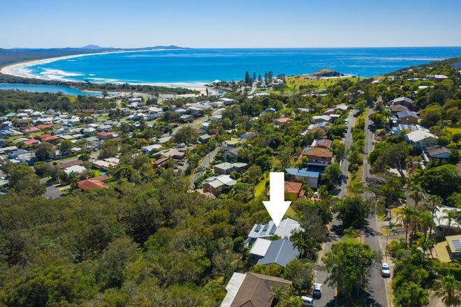 Picture of 10 COMARA Terrace, CRESCENT HEAD NSW 2440