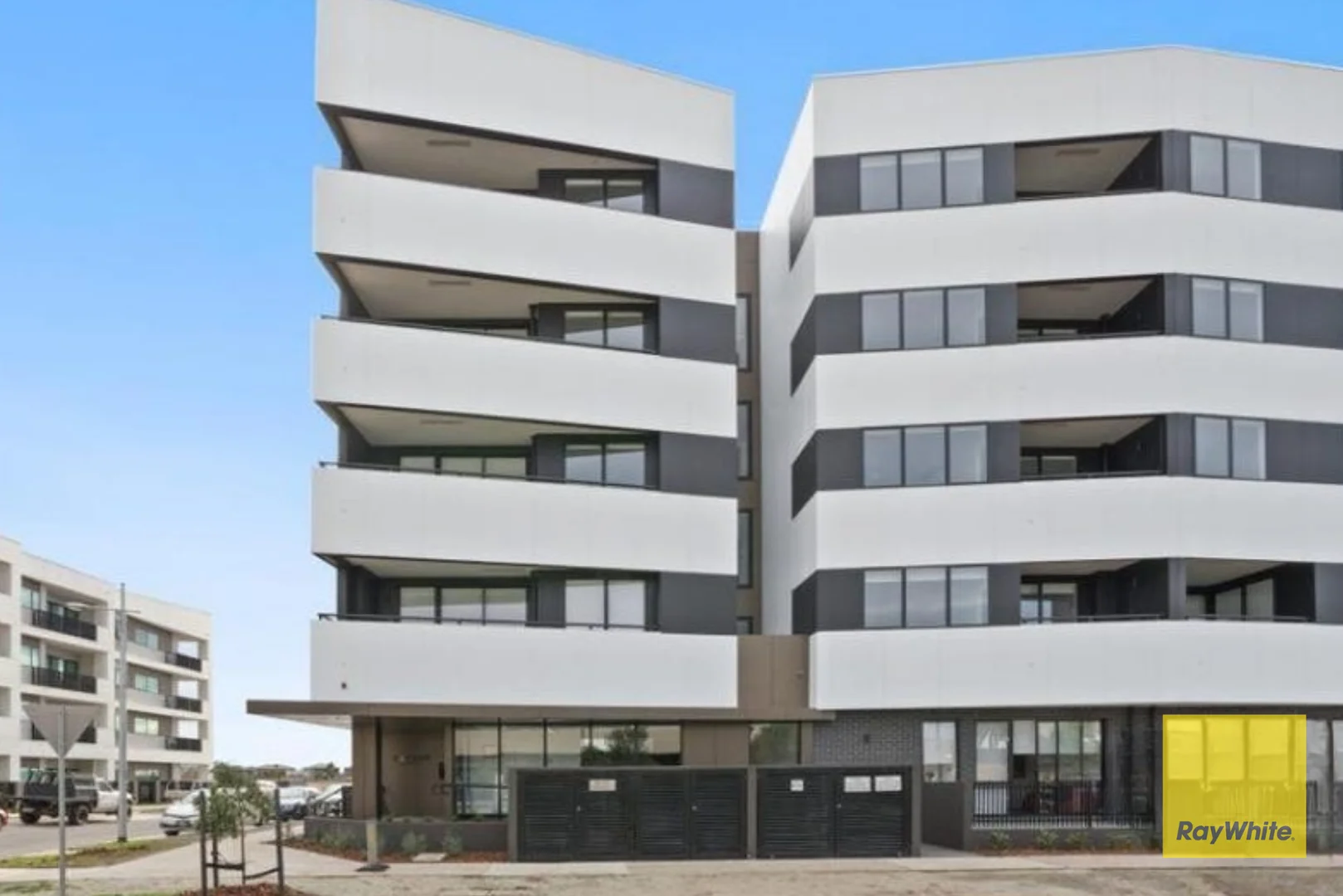 211/2 Clark Street, Williams Landing VIC 3027