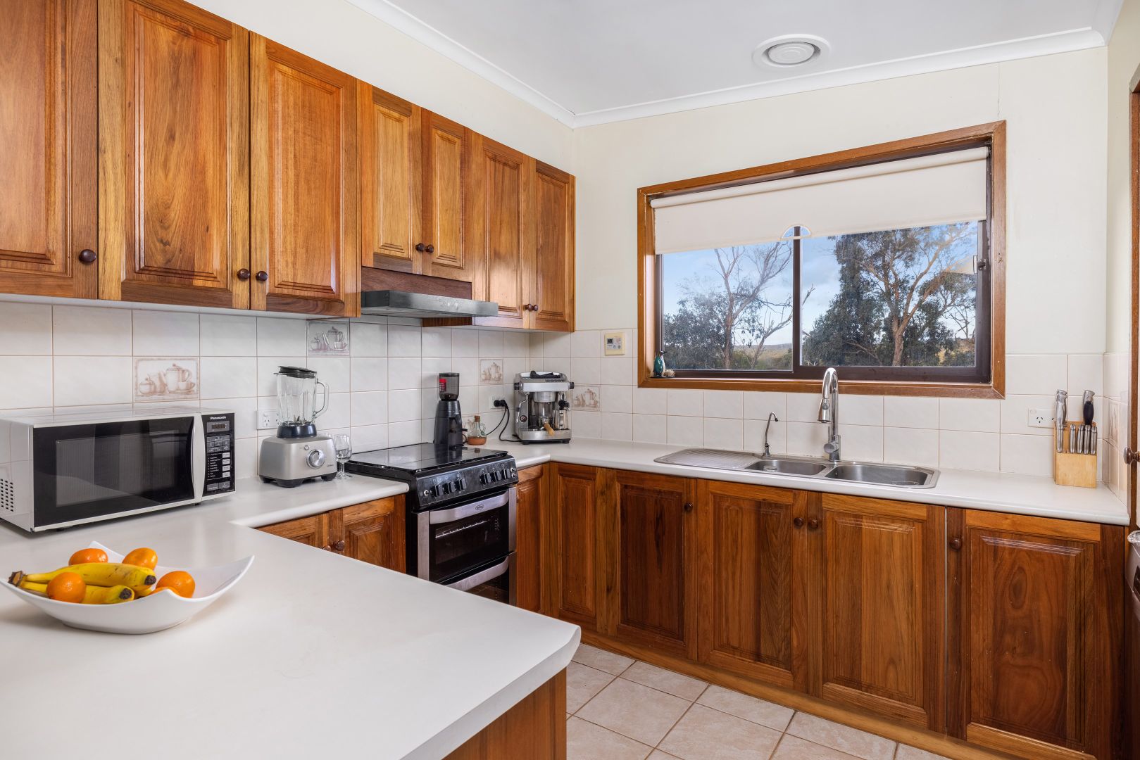 4 Geoffrey Grove, Mount Clear VIC 3350, Image 1