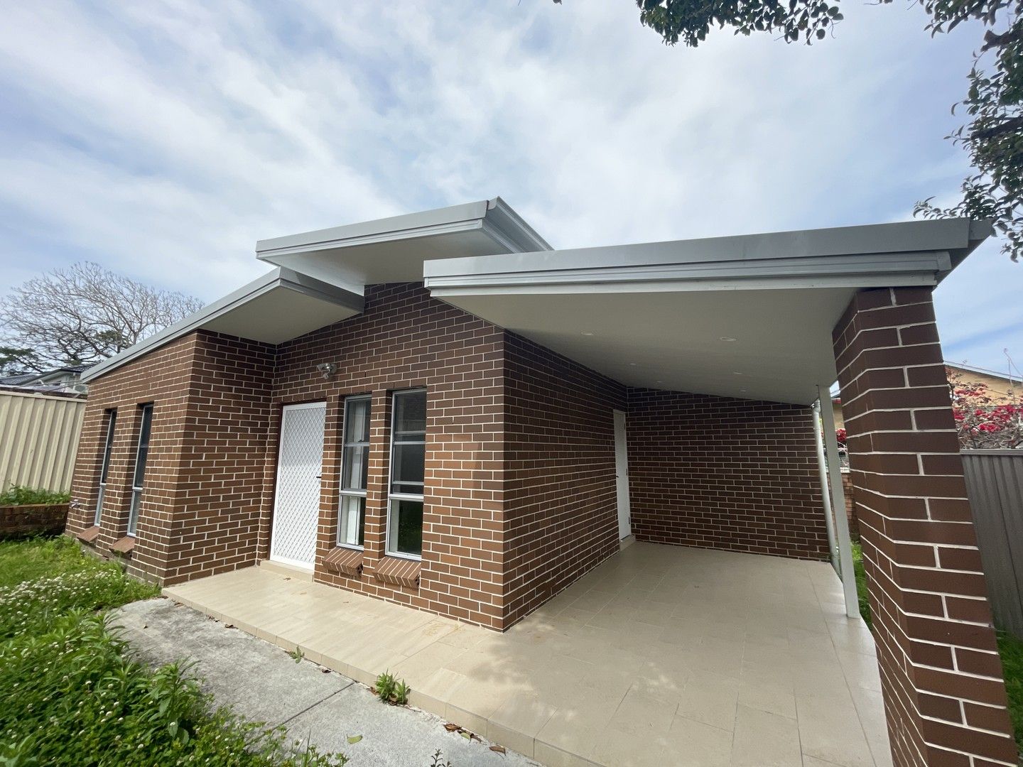 2 bedrooms House in 18A Balfour Street CARLTON NSW, 2218