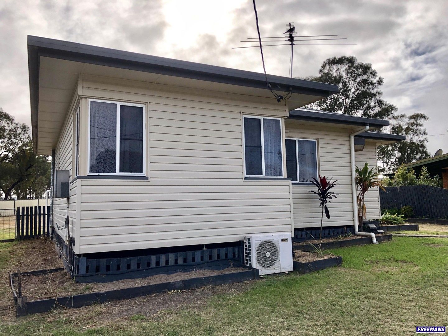 3 bedrooms House in 16 Henry Street KINGAROY QLD, 4610
