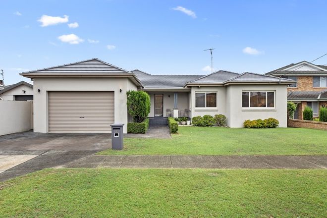 Picture of 2 Giles Street, CHIFLEY NSW 2036