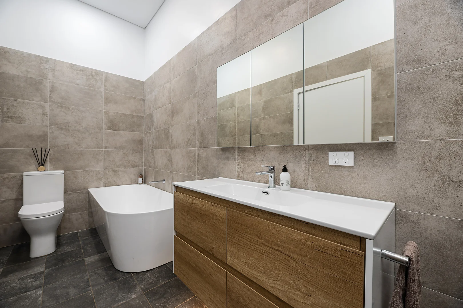 Additional image 13 of 92 Packham Drive, Molong NSW 2866