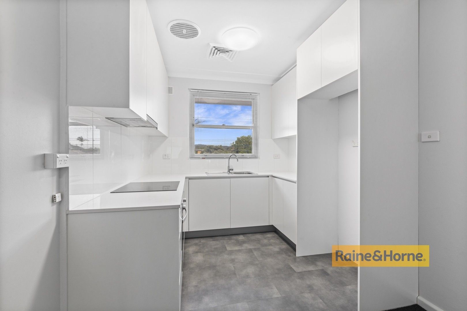 2 bedrooms Apartment / Unit / Flat in 4/334 Ocean View Road ETTALONG BEACH NSW, 2257