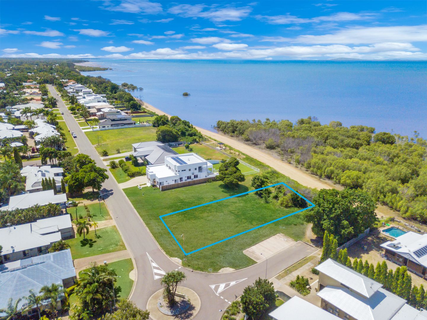 4 Waterview Drive, Bushland Beach QLD 4818 Domain