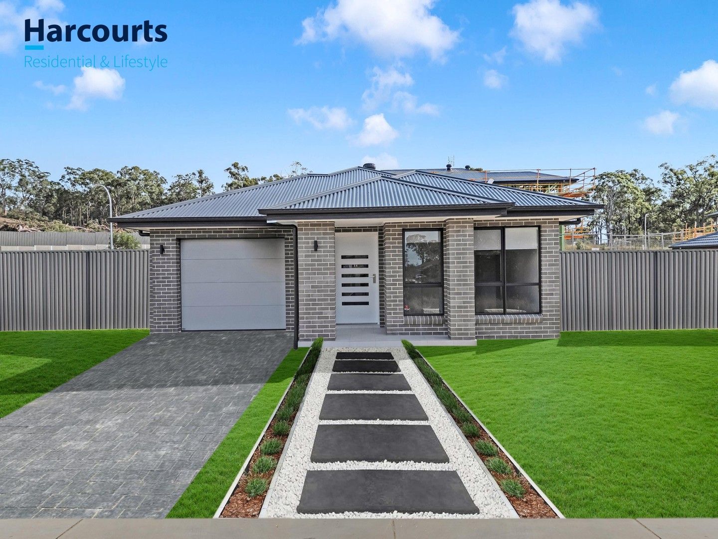 4 bedrooms House in 27 Marbleleaf Road WOONGARRAH NSW, 2259