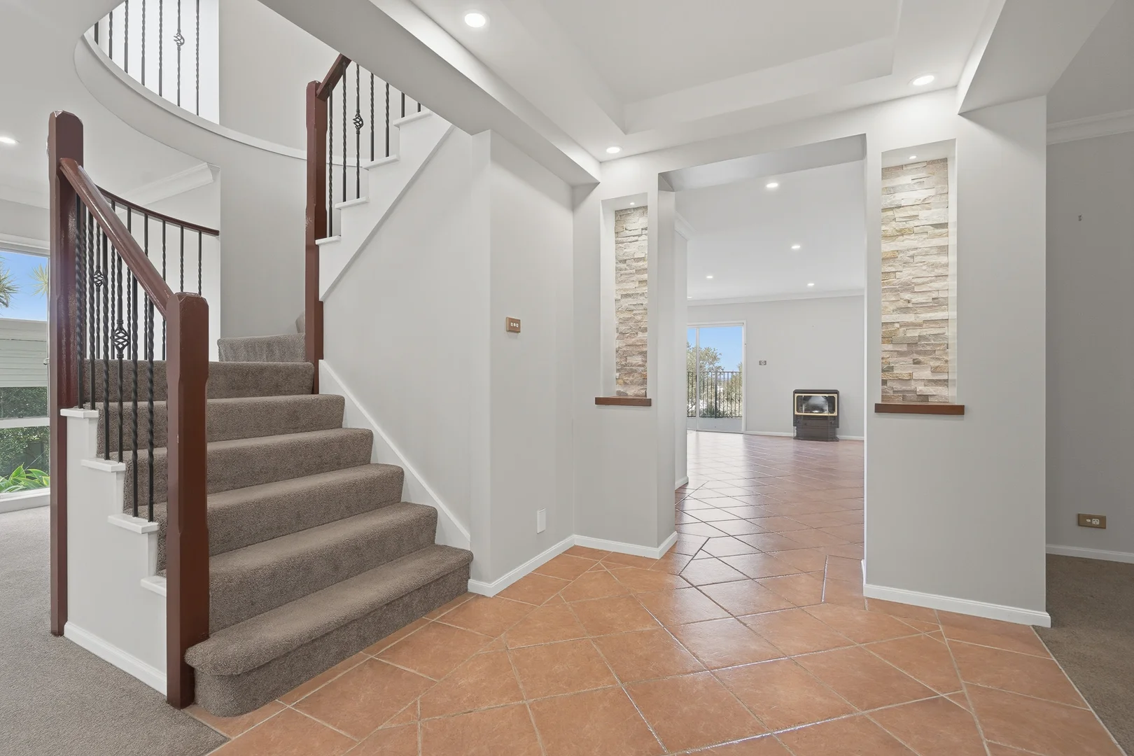 Additional image 3 of 19 Sovereign Cl, Floraville NSW 2280