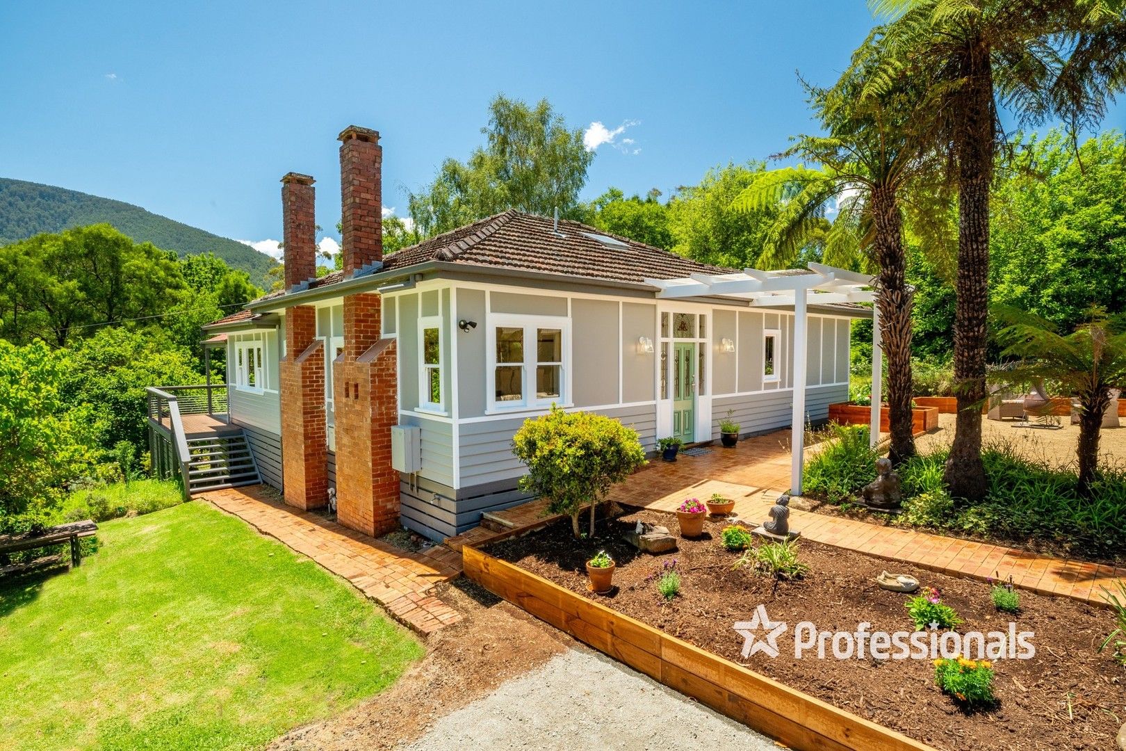 3 Clarke Avenue, Warburton VIC 3799, Image 0