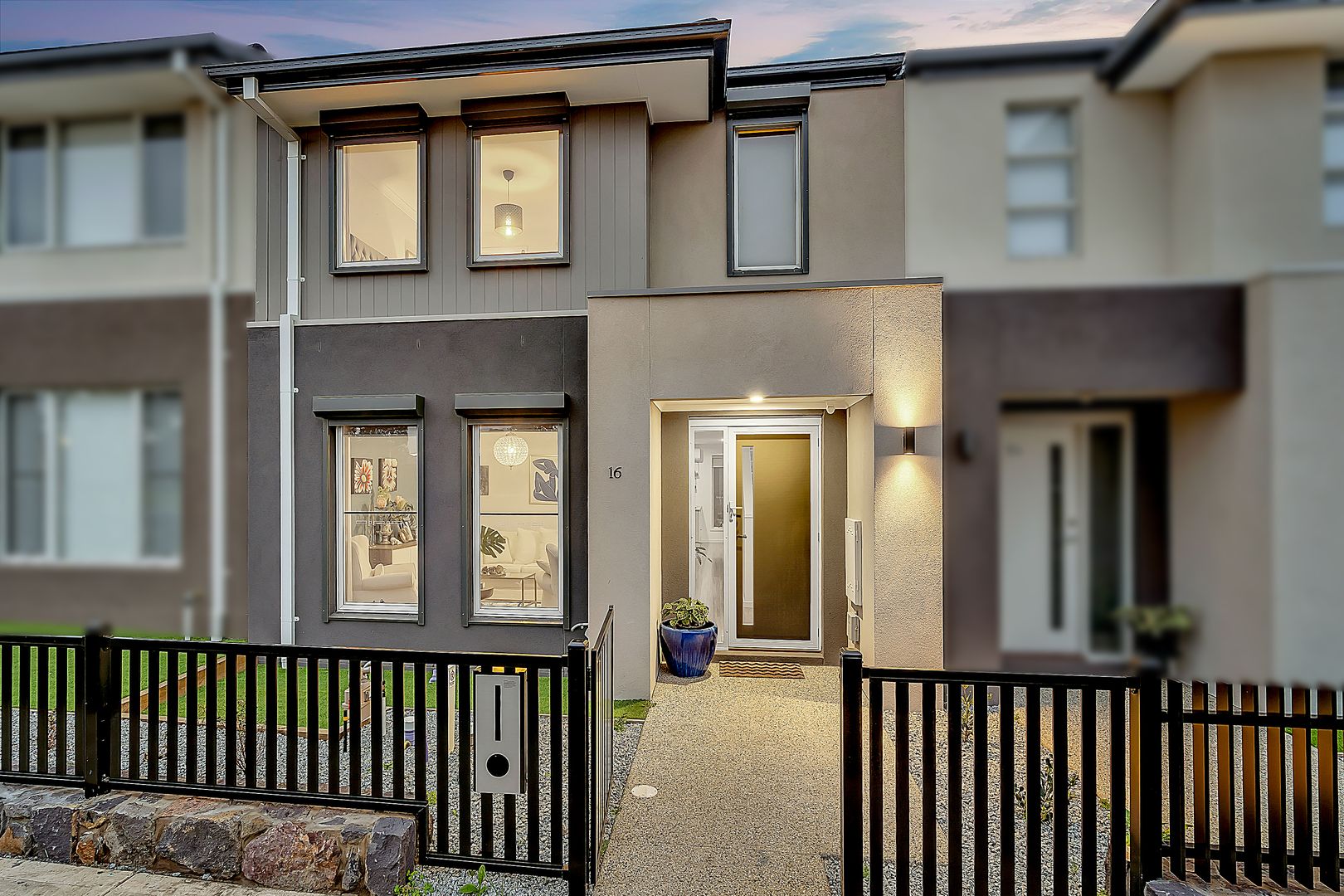 16 Parkforest Walk, Craigieburn VIC 3064