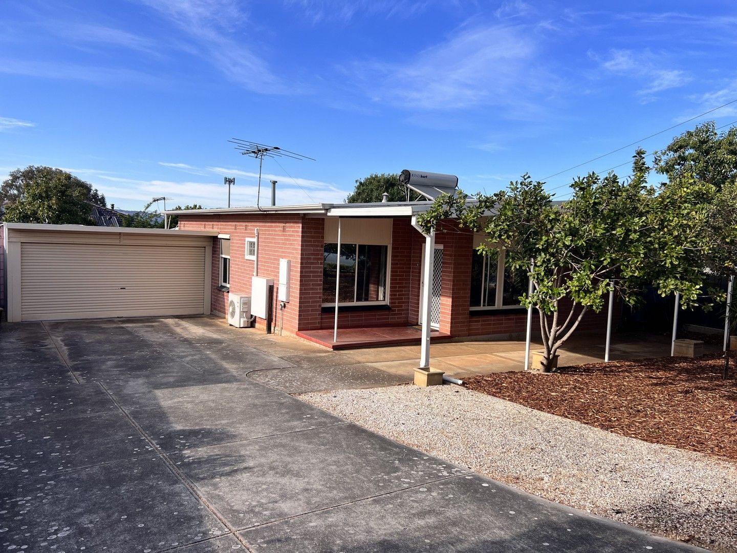 4 bedrooms House in 30 Southern Tce HOLDEN HILL SA, 5088