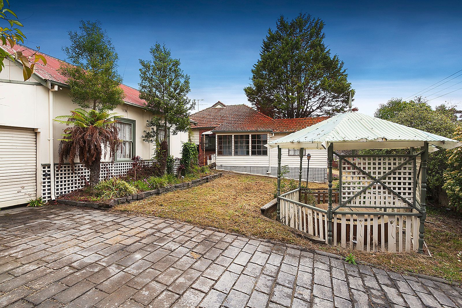 Sold 100 Prospect Hill Road, Camberwell VIC 3124 on 17 Oct 2015
