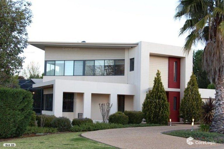 16 Bella Vista Drive, Lake Wyangan Property History & Address