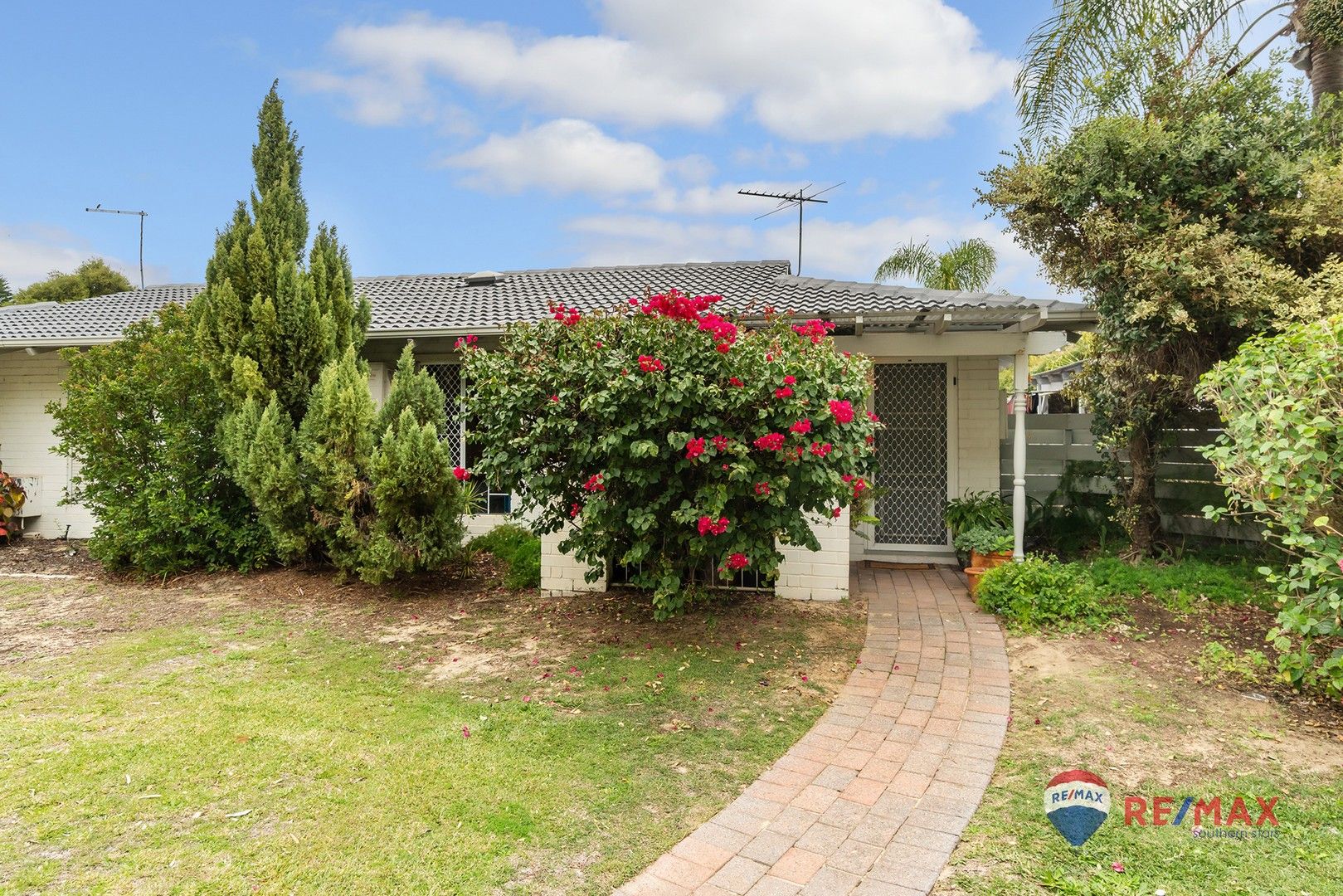 2/9 Manley Street, Cannington WA 6107, Image 0