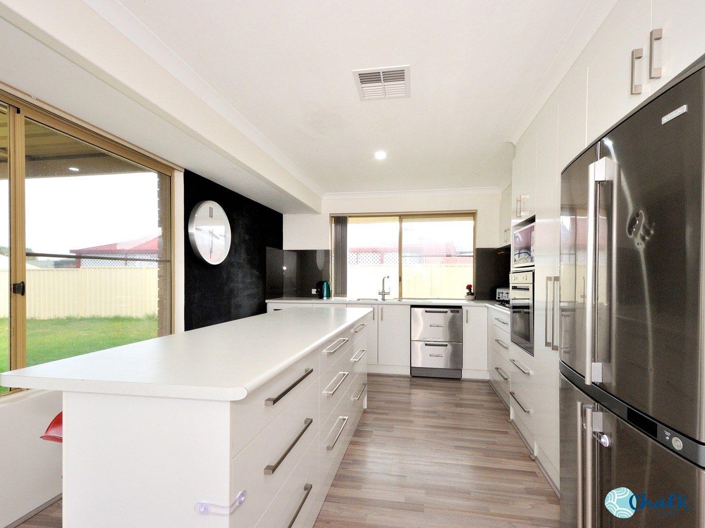 3 bedrooms House in 10 Pelican Court WAIKIKI WA, 6169