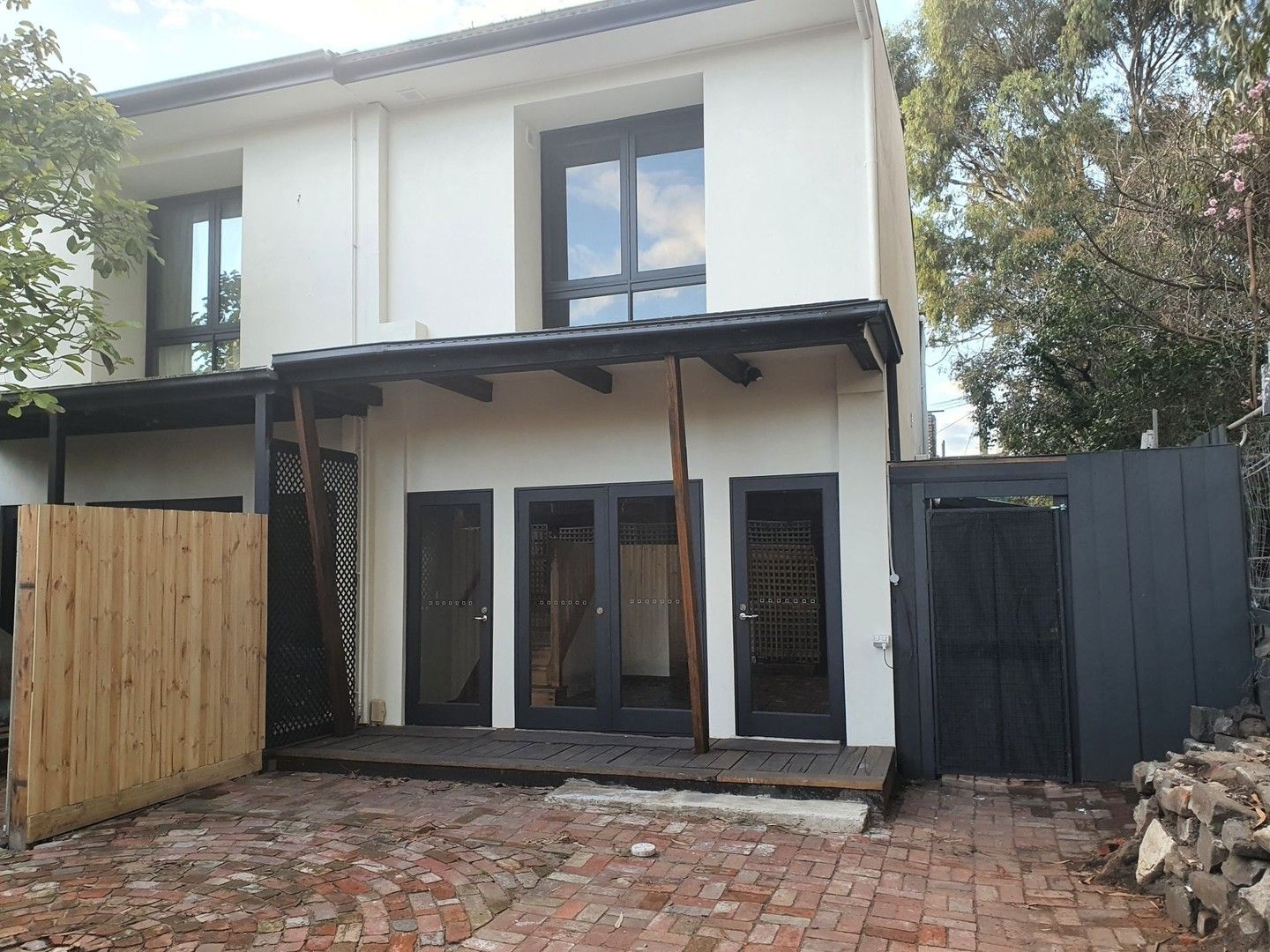 3 bedrooms House in 2/18 Stafford Street ABBOTSFORD VIC, 3067