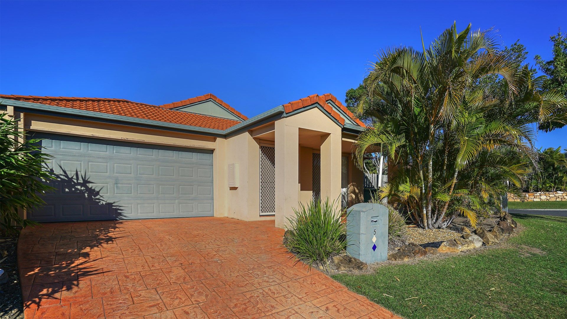 5 Harrow Place, Arundel QLD 4214, Image 0