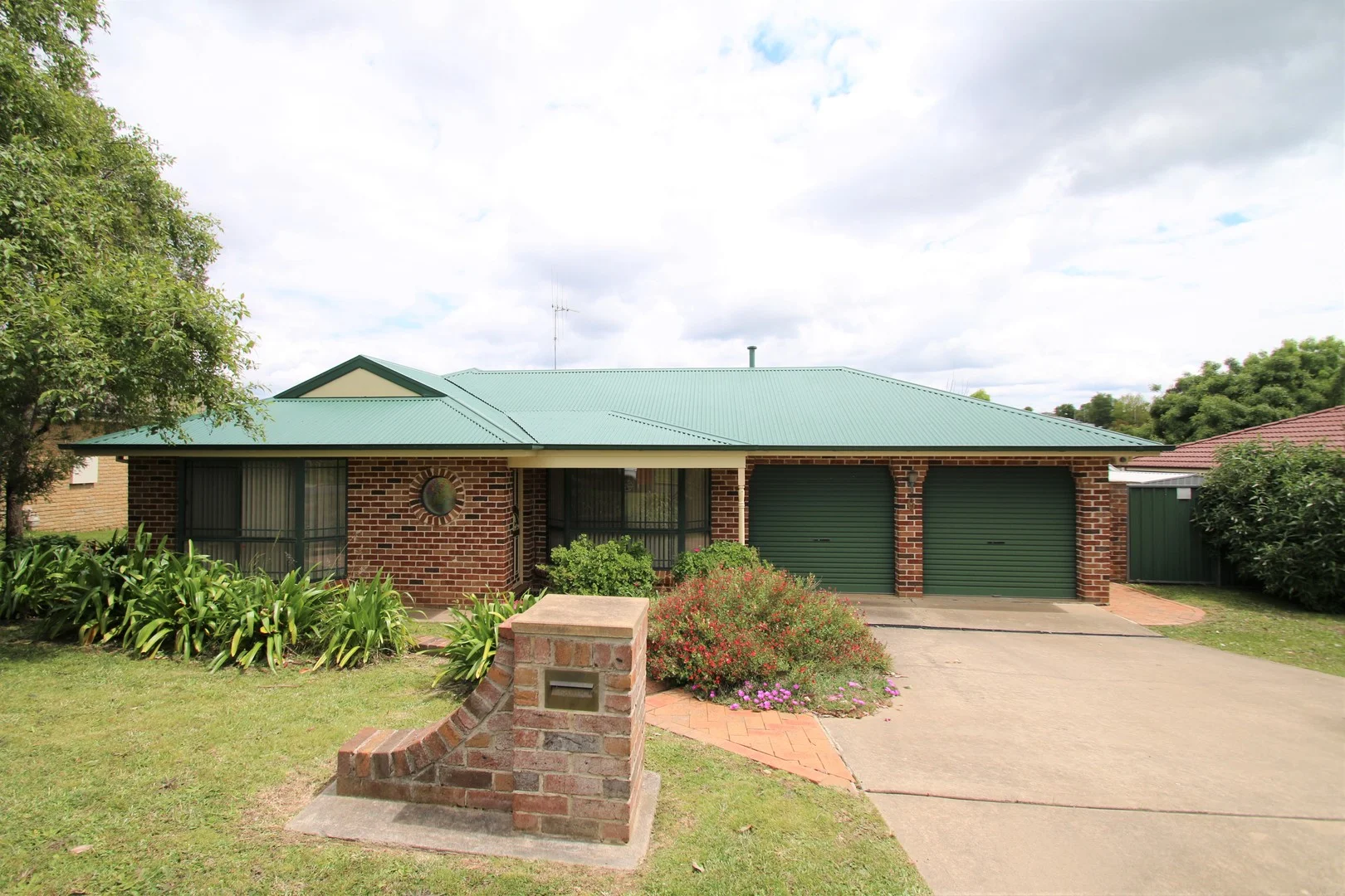 6 Coombes Place, Orange NSW 2800