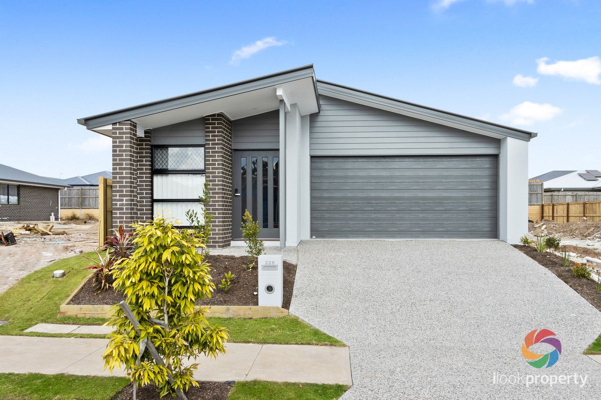 4 bedrooms House in 226 Killara Boulevard LOGAN RESERVE QLD, 4133