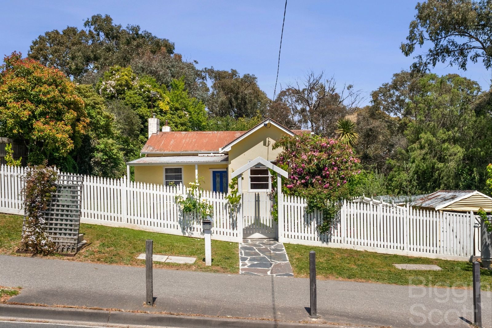 3 bedrooms House in 36 Hepburn Road DAYLESFORD VIC, 3460