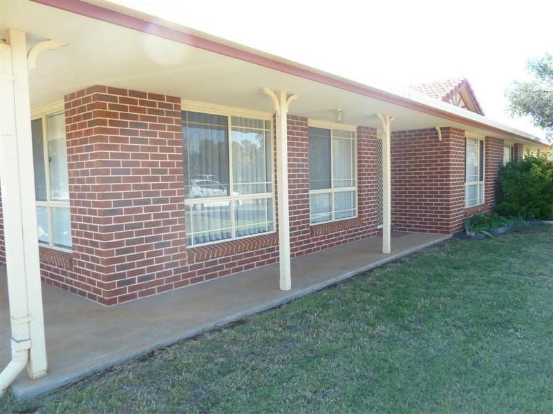 2 Loane Pl, Dubbo NSW 2830, Image 0