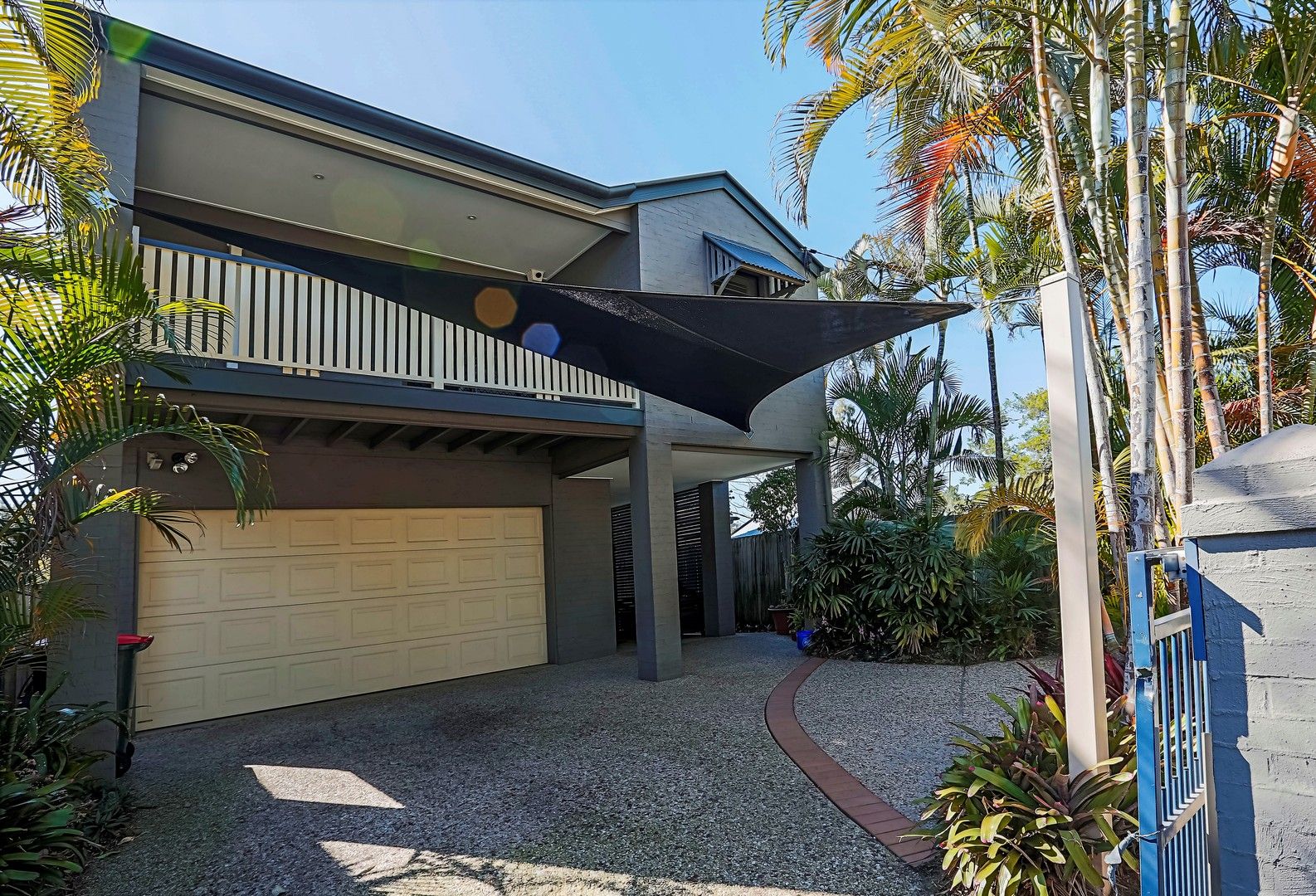 4 bedrooms House in 1 Isles Road INDOOROOPILLY QLD, 4068