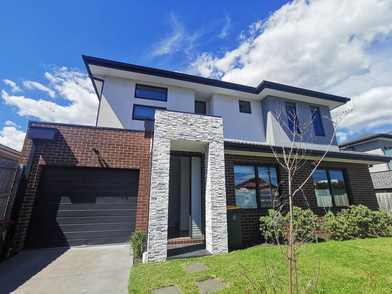 3 bedrooms Townhouse in 1/10 Daphne Street BENTLEIGH EAST VIC, 3165