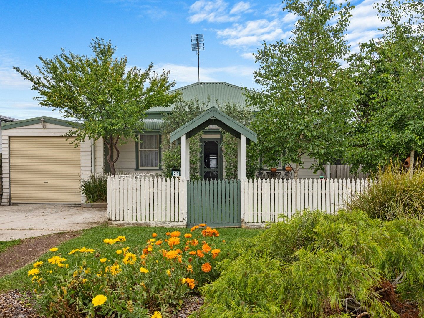 5 bedrooms House in 21 Nelson Street WONTHAGGI VIC, 3995