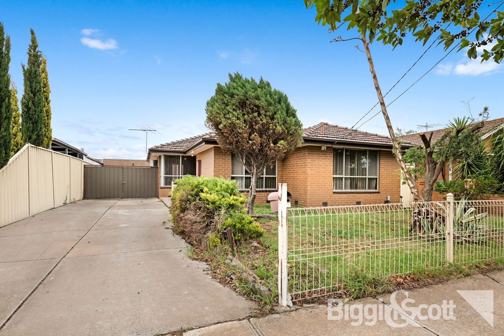 143 Main Rd East, St Albans VIC 3021 House For Rent 330 370