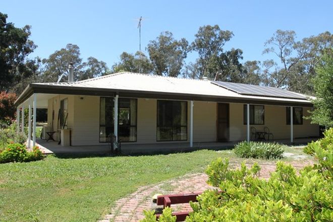 Picture of 11 McGuigans Rd, YARCK VIC 3719