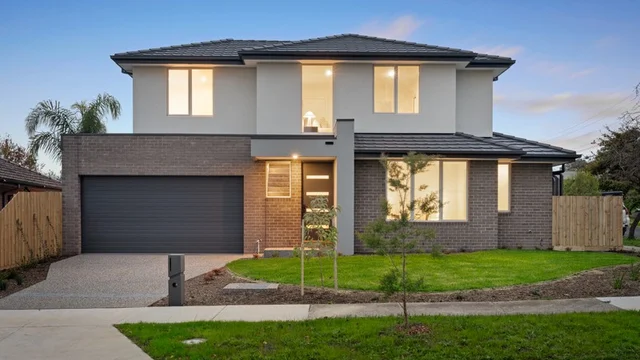 19 Christina Street, Burwood VIC 3125