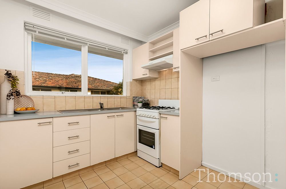 8/8 Kokaribb Road, Carnegie VIC 3163, Image 2