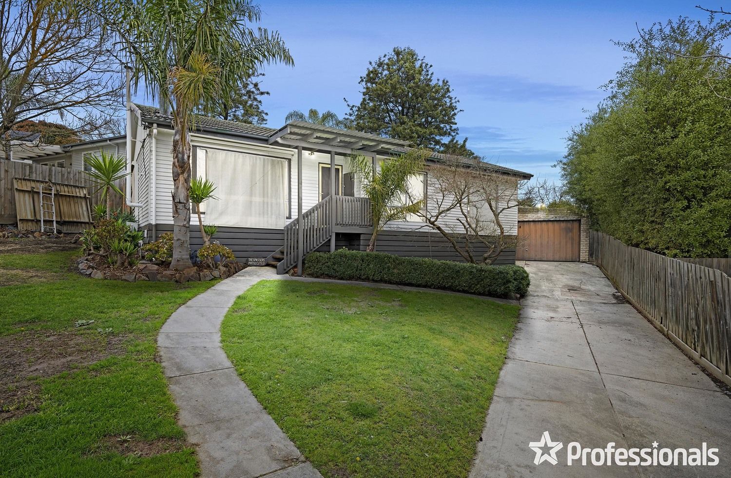 3 bedrooms House in 9 Coolabah Street MOOROOLBARK VIC, 3138