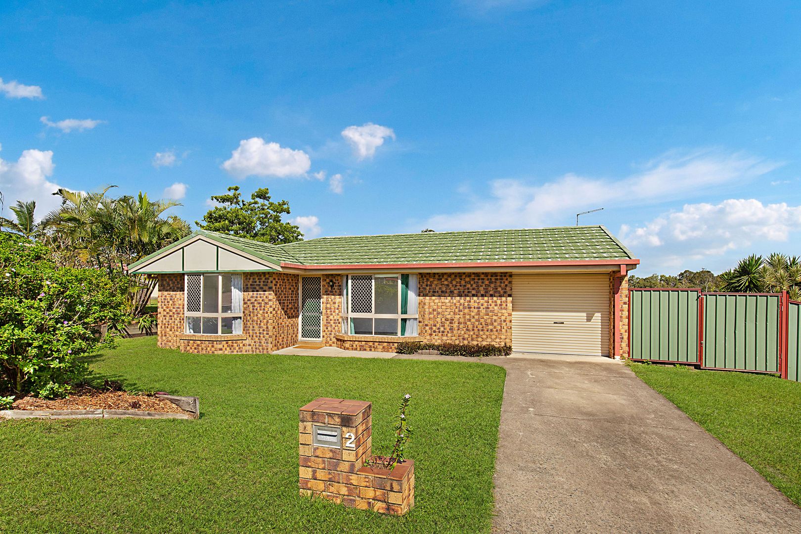 2 Robinson Court, Berrinba QLD 4117