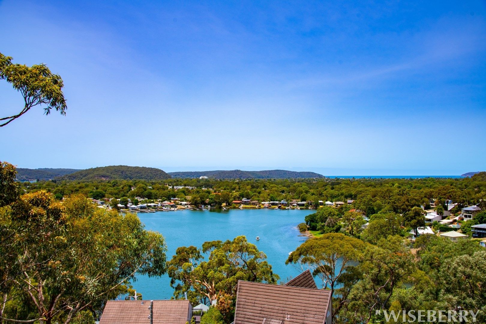 18 Banyo Close, Horsfield Bay NSW 2256, Image 0