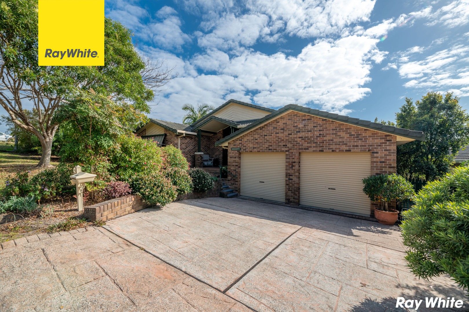 4 bedrooms House in 10 Zamia Place FORSTER NSW, 2428