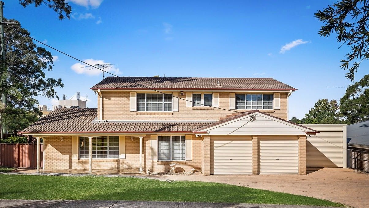 4 bedrooms House in 7 Saint Michaels Place BAULKHAM HILLS NSW, 2153