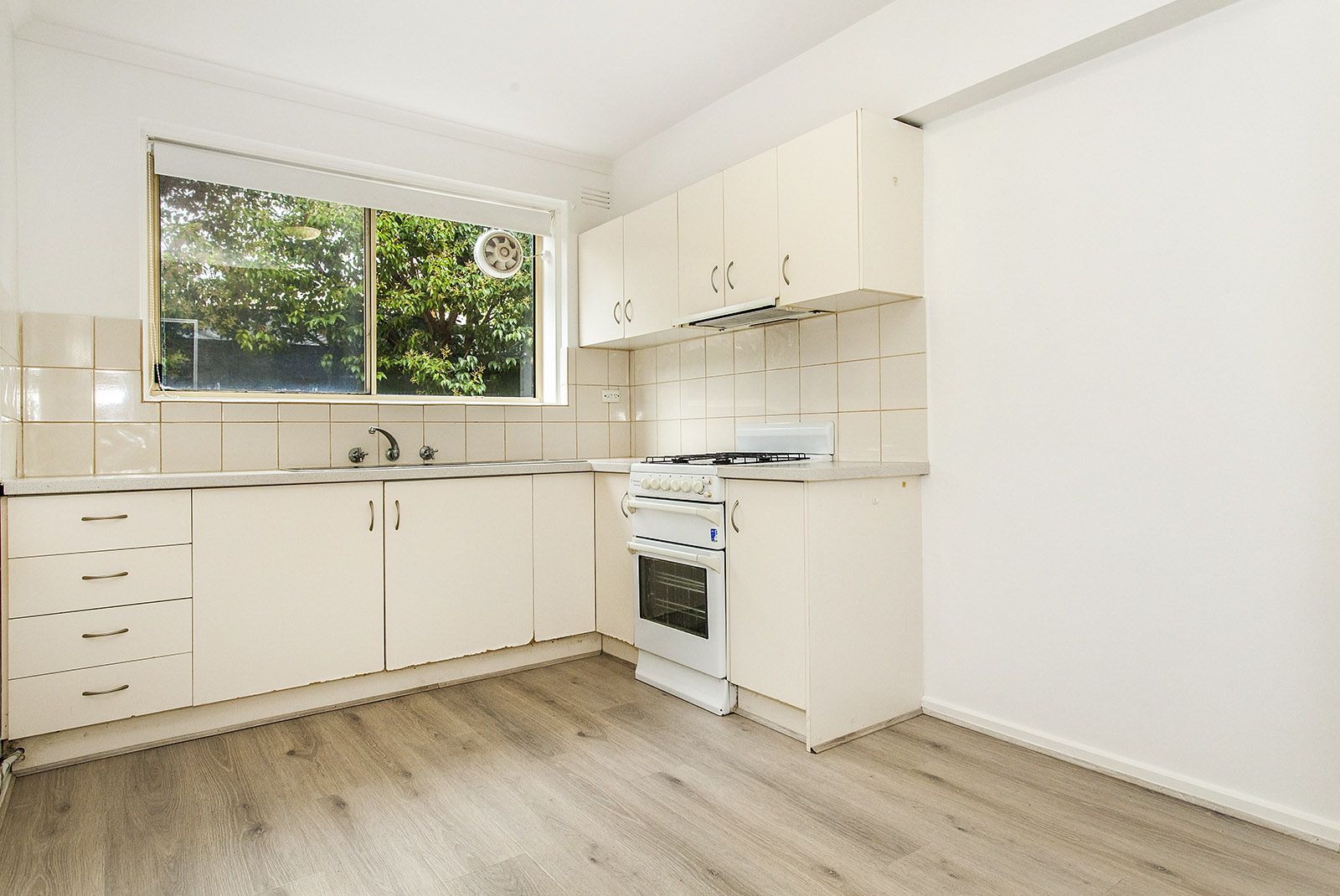 2 bedrooms Apartment / Unit / Flat in 3/44 Fulham Road ALPHINGTON VIC, 3078