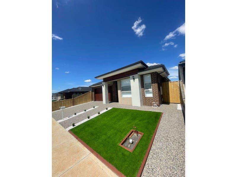 4 bedrooms House in 6 Midgard Road WEIR VIEWS VIC, 3338