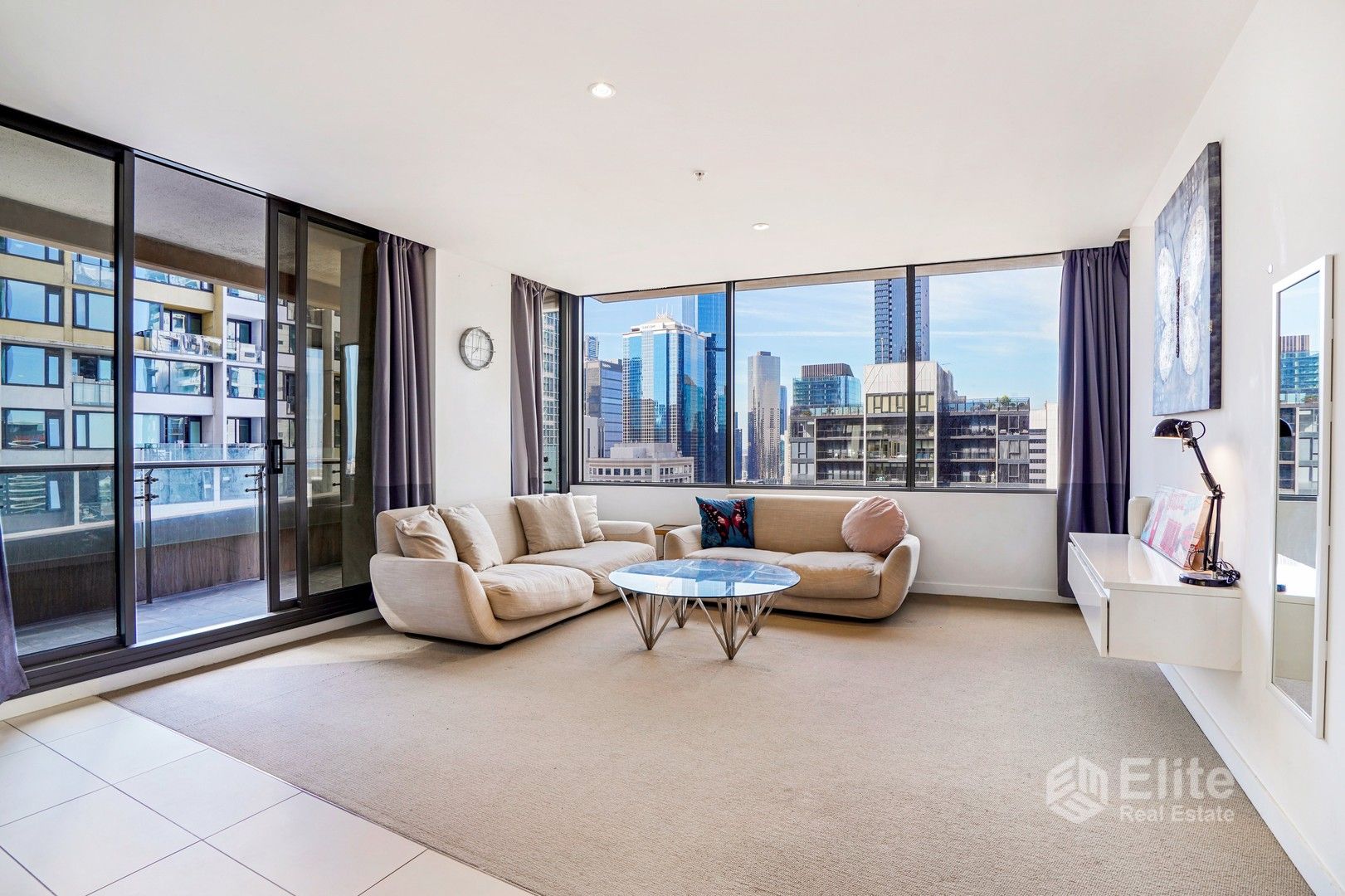 2 bedrooms Apartment / Unit / Flat in 2705/639 Lonsdale Street MELBOURNE VIC, 3000