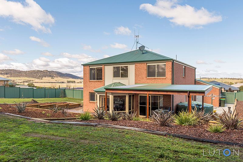 2 Simms Drive, Bungendore NSW 2621