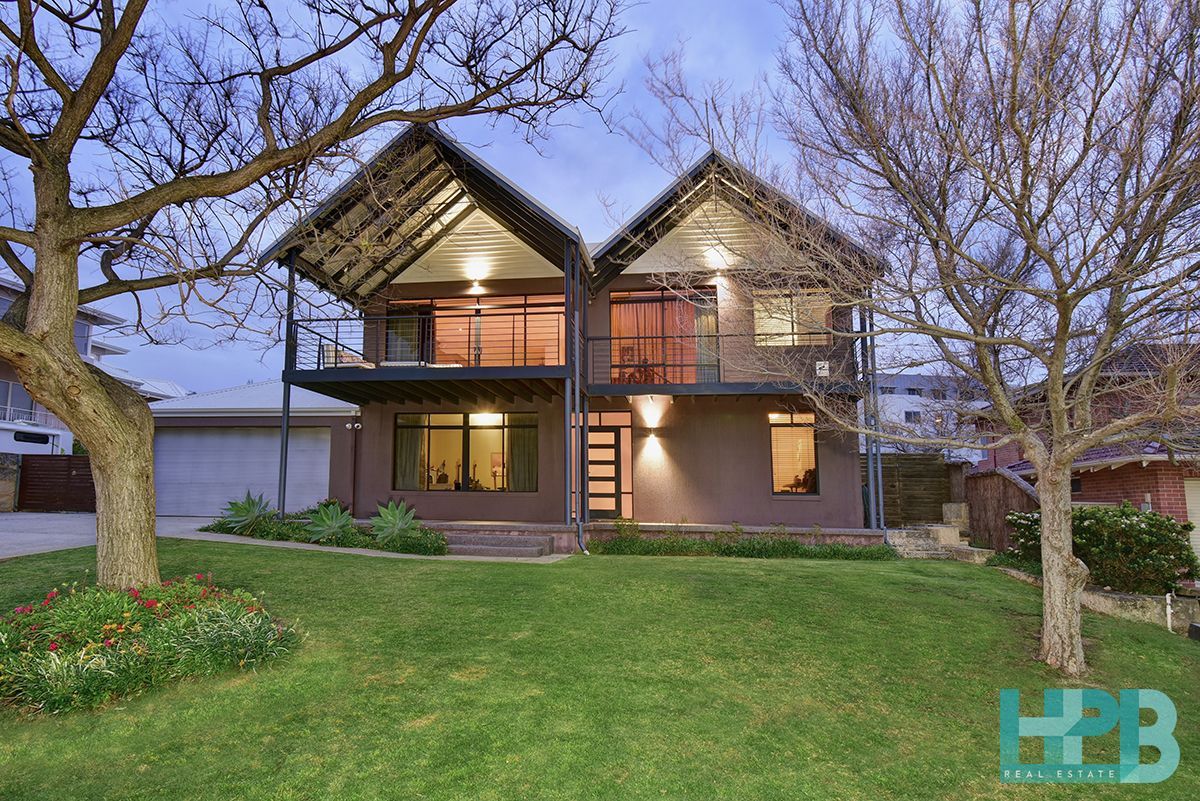4 bedrooms House in 18 Riversea View MOSMAN PARK WA, 6012