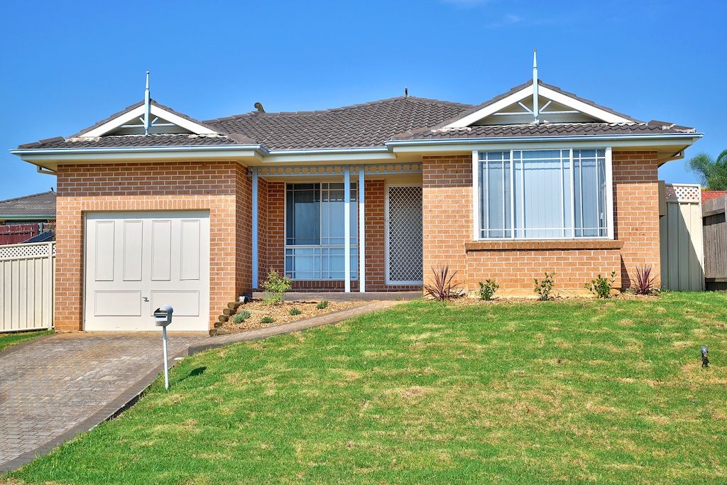 6 Topper Place, Englorie Park NSW 2560, Image 0