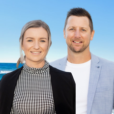 SELLING SUNNY COAST PROPERTIES - Emily & Adam  Mack