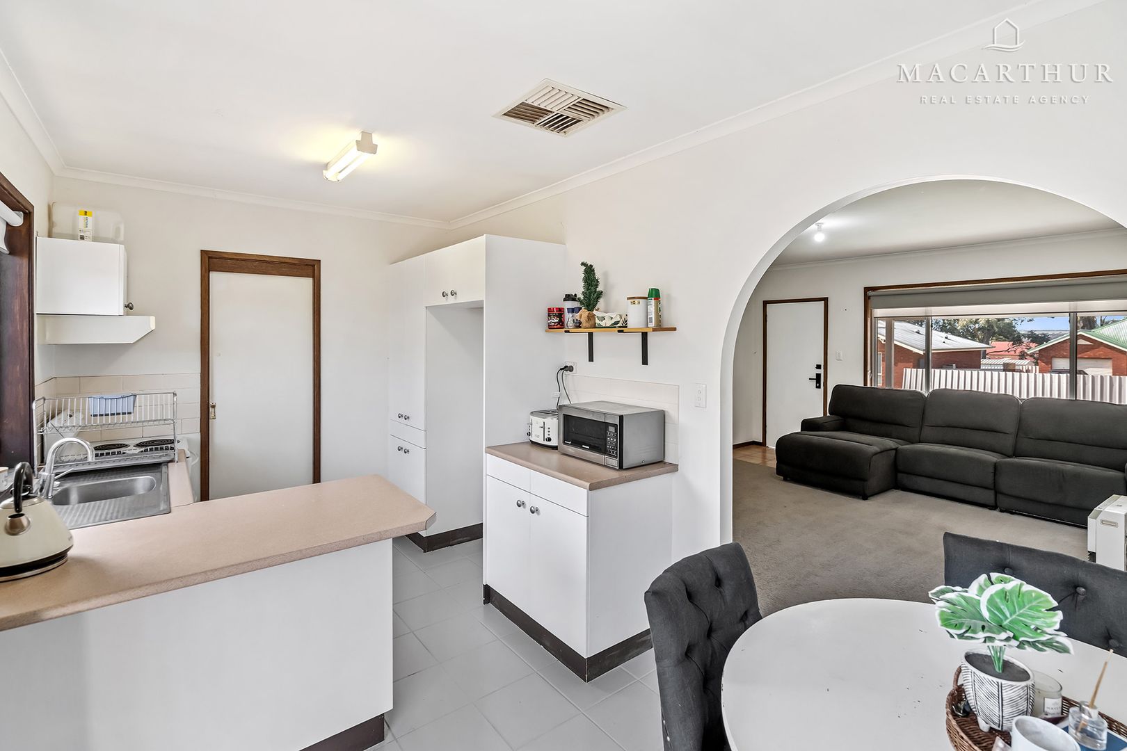 1/14 Canola Place, Estella NSW 2650, Image 2