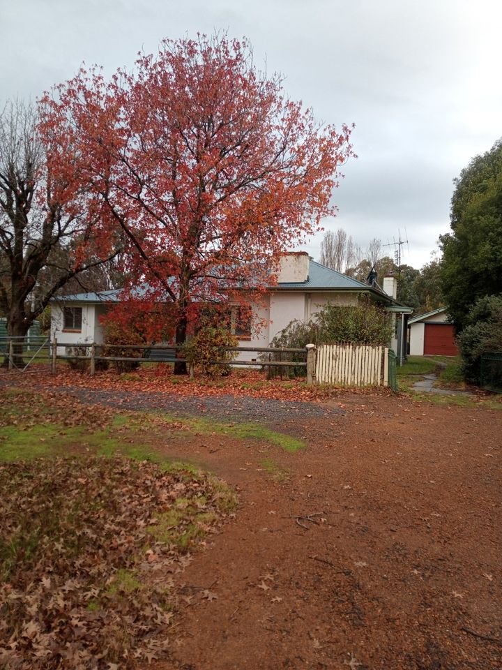 4 bedrooms House in 69 Robinson Road WARRENBAYNE VIC, 3670