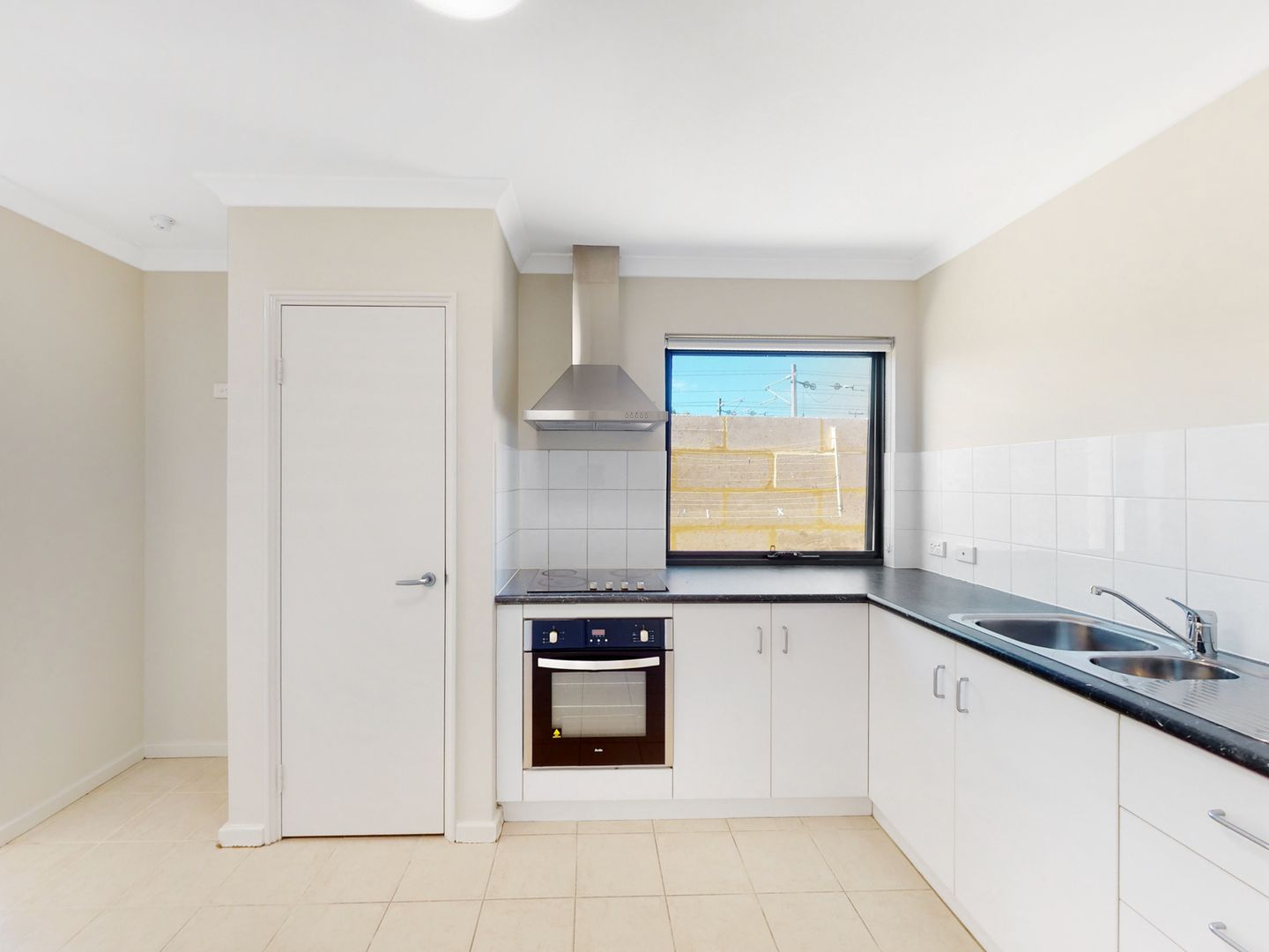 9/12 Dalziell Street, Maddington WA 6109 Apartment For Rent 420