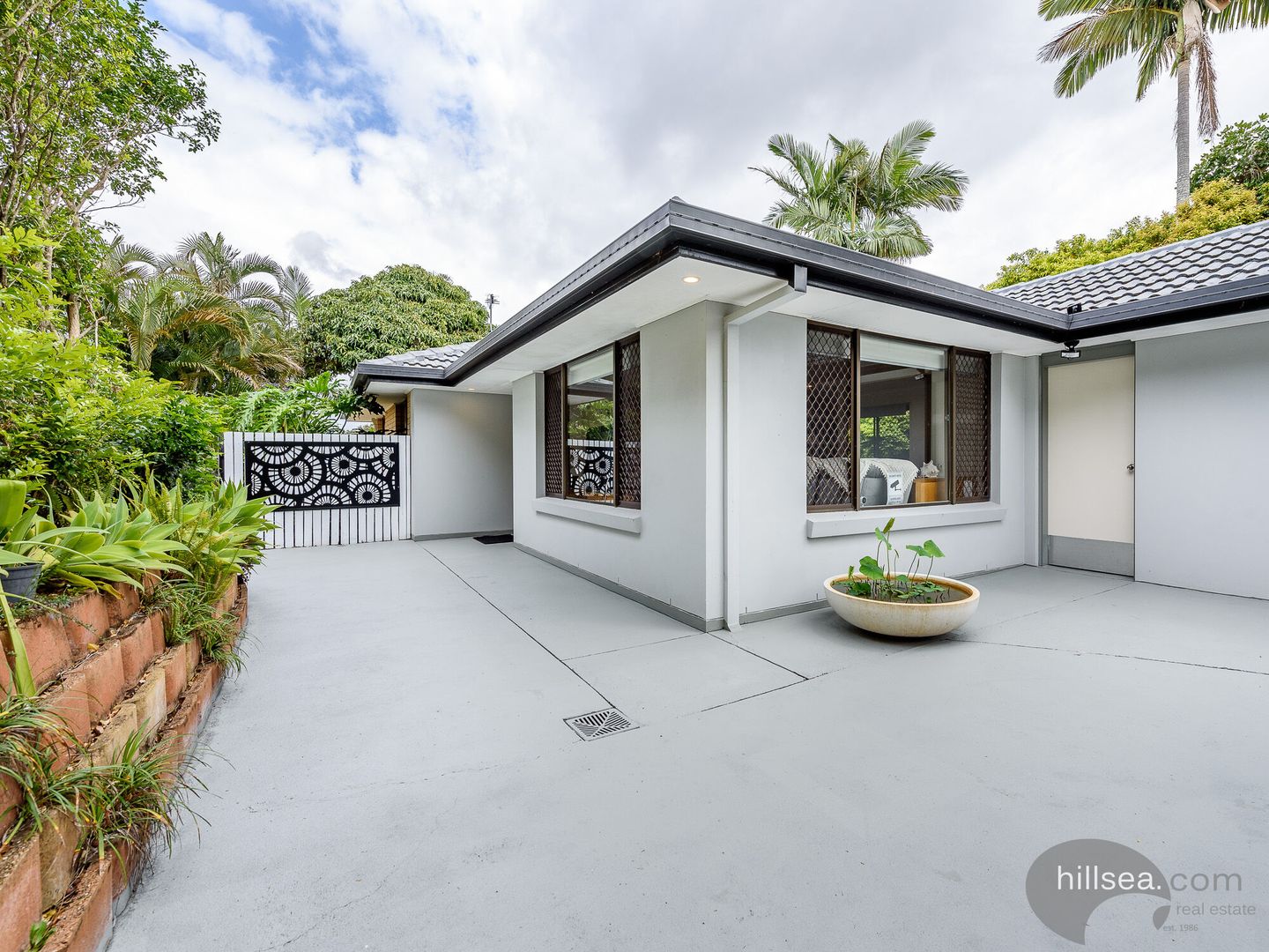 10 Lergessner Street, Biggera Waters QLD 4216, Image 2